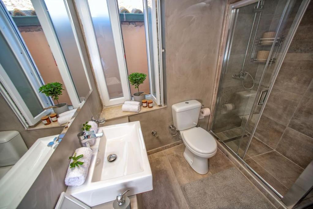 דירות Corfu  Newly Renovated 1730'S Venetian Loft מראה חיצוני תמונה